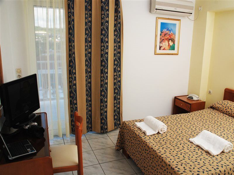 Planos Hotel Экстерьер фото
